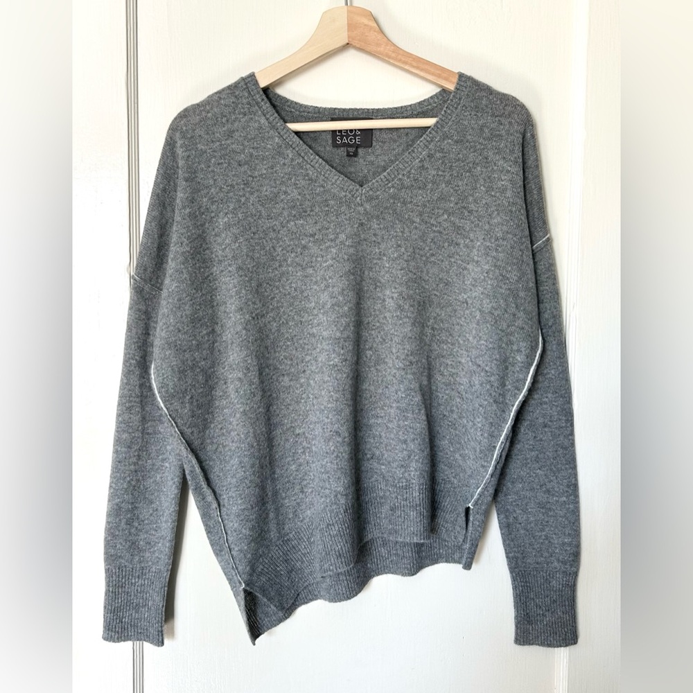 Anthropologie Leo & Sage 100% Cashmere V Neck Asymmetrical Sweater Gray XS
